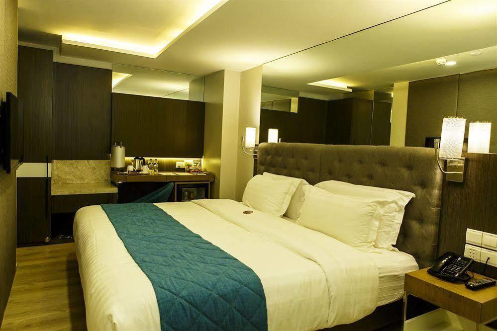 Hotel Xyz Таклобан Экстерьер фото